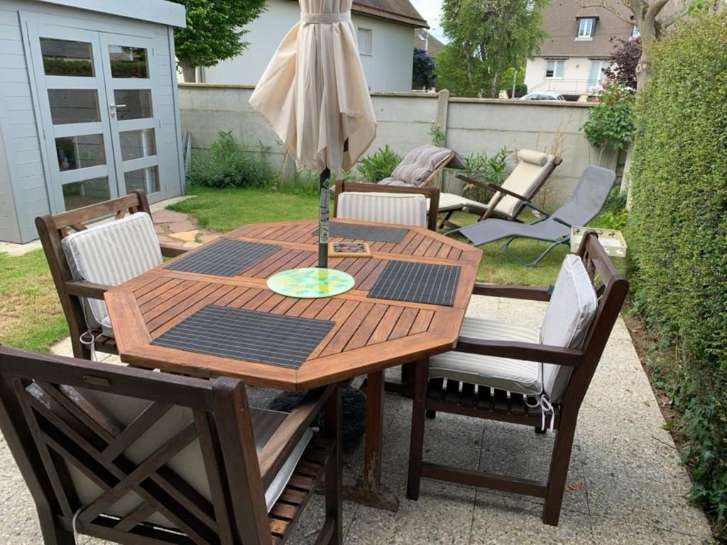 Residence Les Jardins De Courseulles F3 Bagian luar foto
